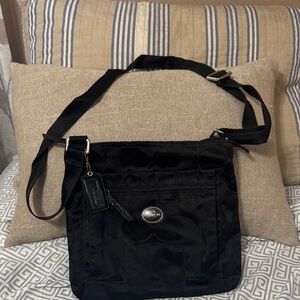 Coach Black women’s Messenger Bag